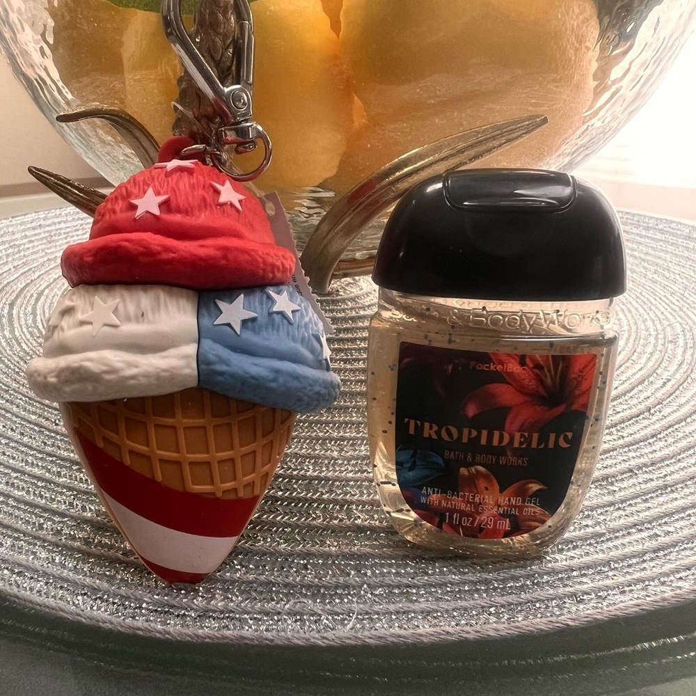 Bath & Body Works Patriotic Ice Cream Cone PocketBac Holder with PocketBac NWT